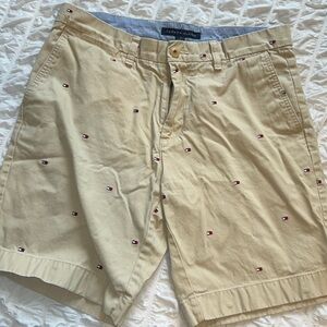 Tommy Hilfiger shorts size 32 waist